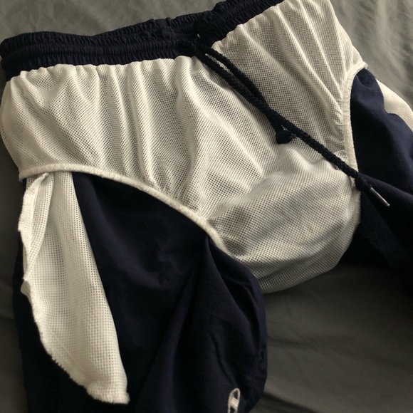 ❌SOLD❌Vintage Champion shorts Medium Navy - Picture 5 of 5